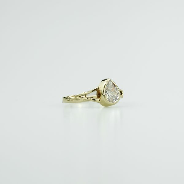 Yellow Gold Crystal Ice Oros