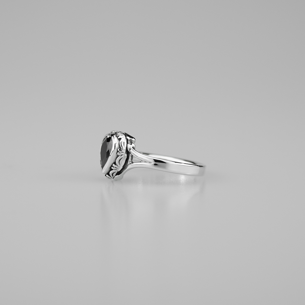 Maria black ready heart ring deals