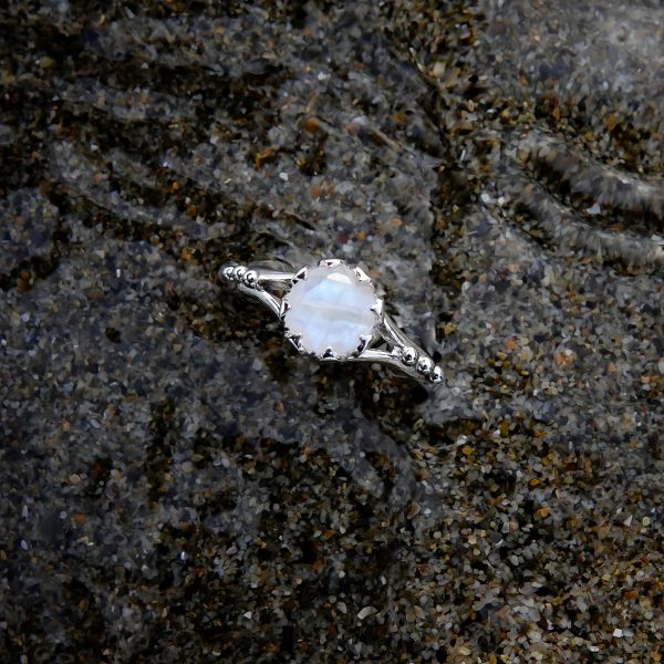 Morrîgan 2.0 Moonstone