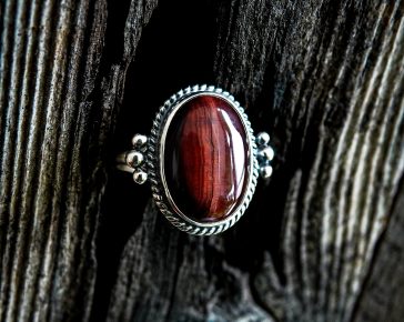 Red Tigers Eye Maverick