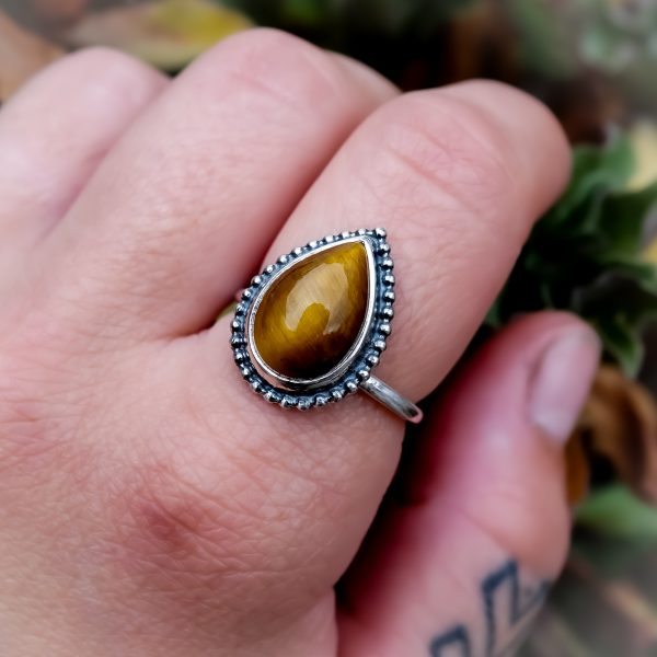 Tigers Eye Bellatrix