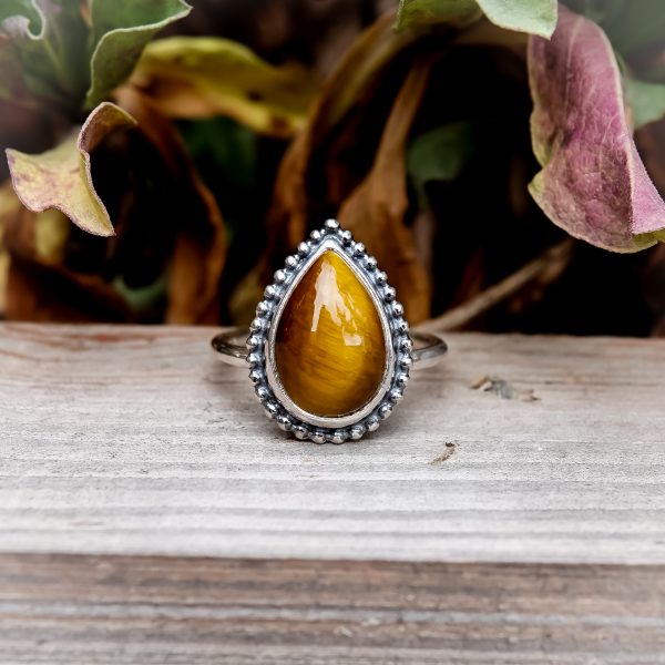 Tigers Eye Bellatrix